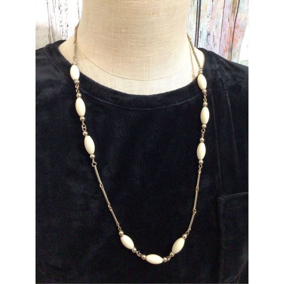 Vintage Sarah Coventry Necklace 27” Gold Cream Beaded Necklace 🍁🍂 - Picture 2 of 11